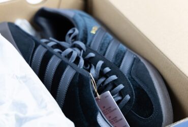 Czarne Adidasy - uniwersalne buty dla kobiet